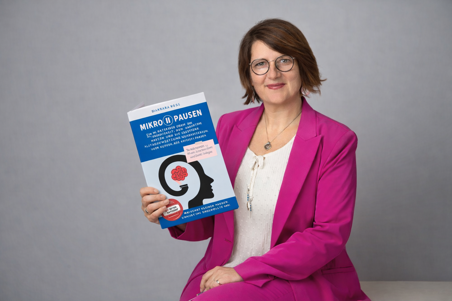 Barbara Röss mit Ratgeber überdimensoniert Barbara Röss und ihr 40-Seiten-Ratgeber Mikropausen